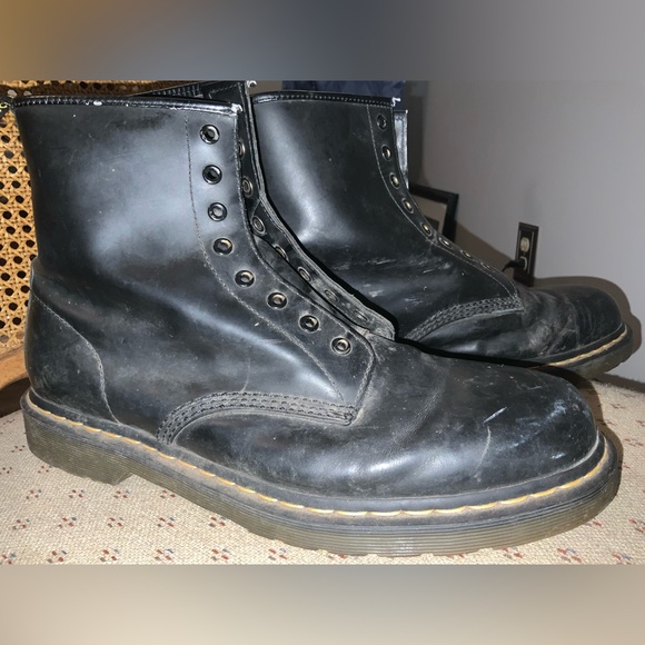 Men’s Vintage Dr. Martens Black Leather Boots Sz 12